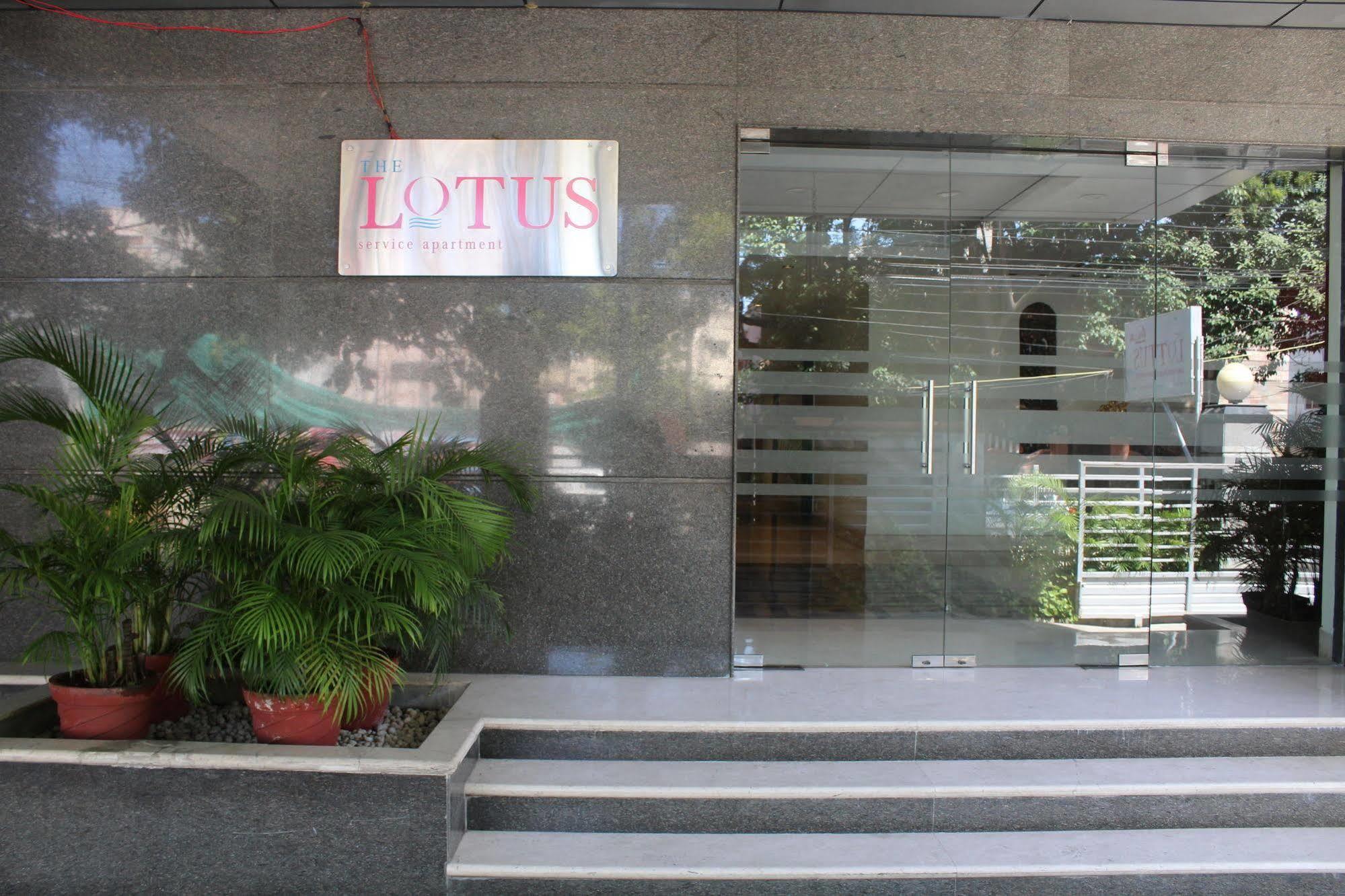The Lotus Apartment Hotel, Burkit Road Ченнаї Екстер'єр фото